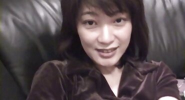 asian sex diary việt nam Cô phim sex người mập gái quyến rũ ôm với một người bạn theo nhịp điệu của điệu nhảy.